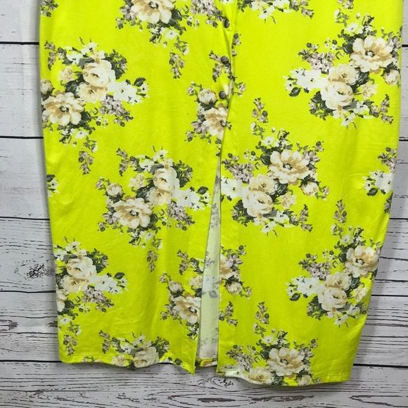 NWT Yellow Floral Snap Button Midi Dress - Picture 5 of 7